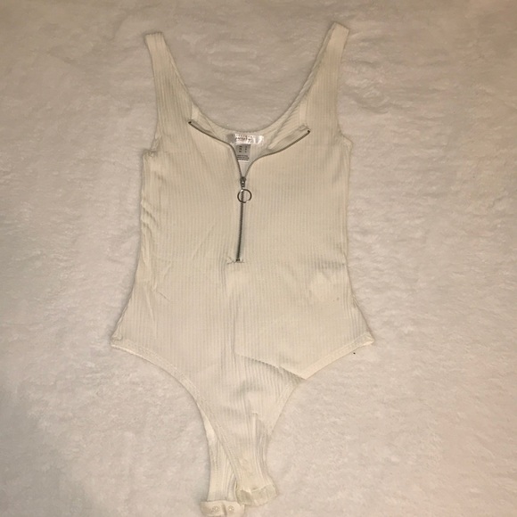 ❄️2 FOR $20❄️ Streetwear Society Bodysuit - Picture 1 of 3